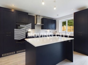 Detached-to-rent-Fleet-london-3502-view1