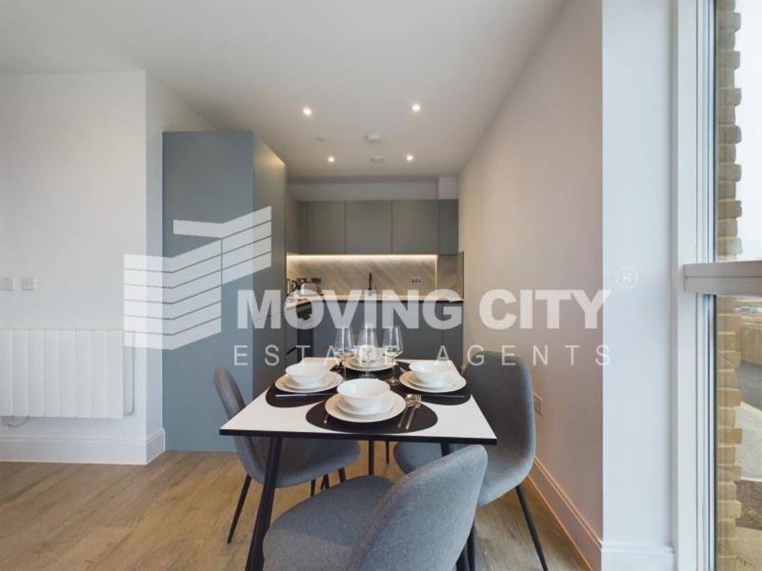 Apartment-let-agreed-Slough-london-3464-view4
