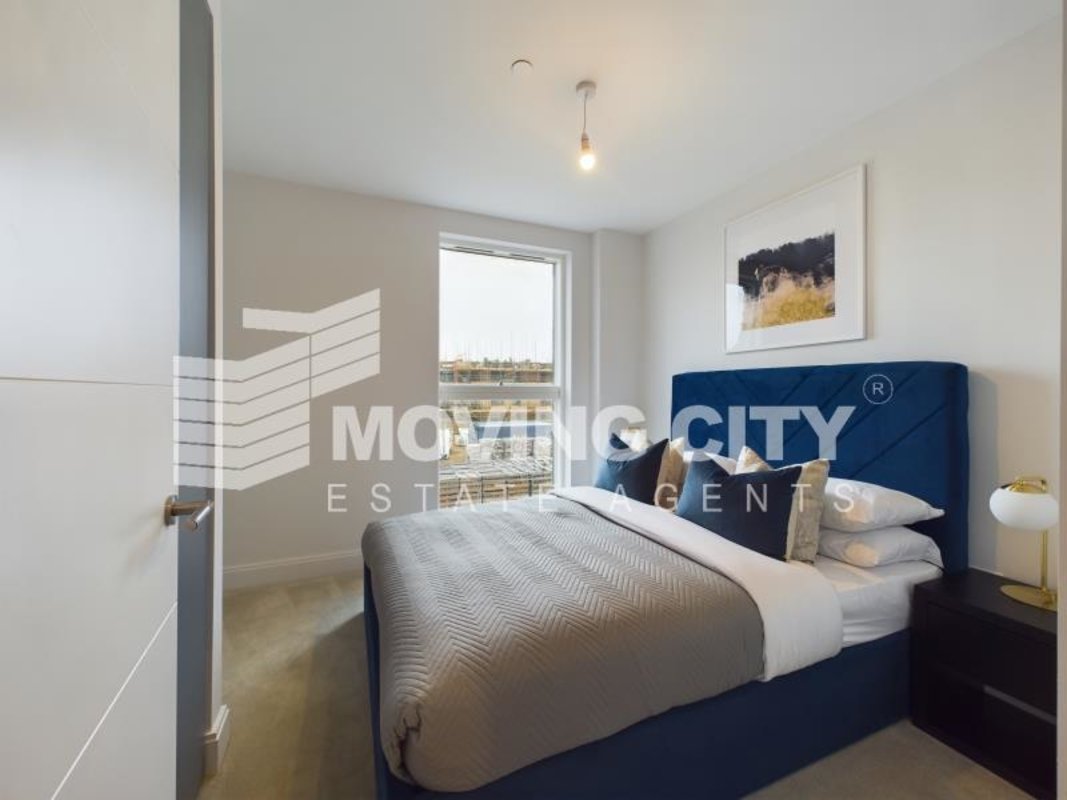 Apartment-let-agreed-Slough-london-3464-view6