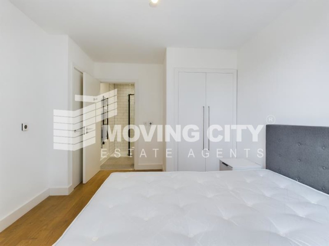 Apartment-let-agreed-Poplar-london-3497-view11