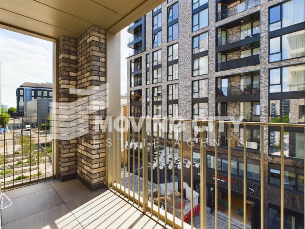 Apartment-let-agreed-Poplar-london-3497-view1