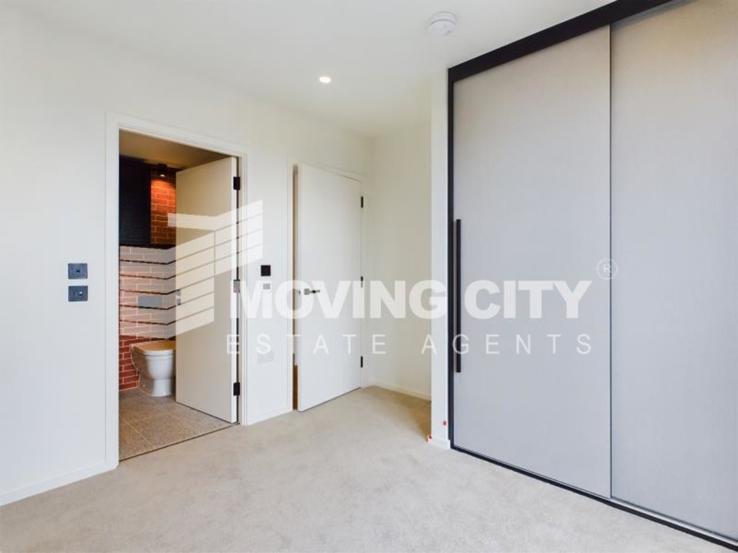 Apartment-let-agreed-Poplar-london-3465-view5