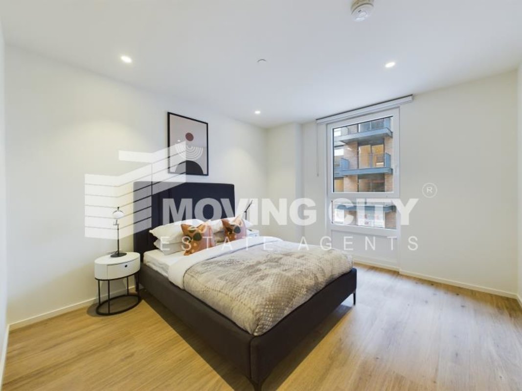 Apartment-let-agreed-Poplar-london-3445-view10