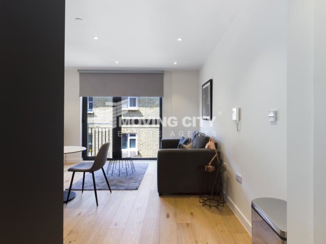 Apartment-let-agreed-Aldgate-london-2989-view3