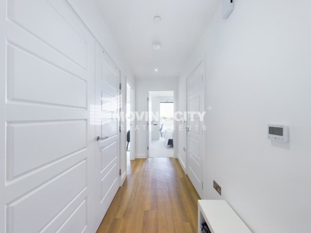 Apartment-under-offer-Royal Docks-london-3025-view8