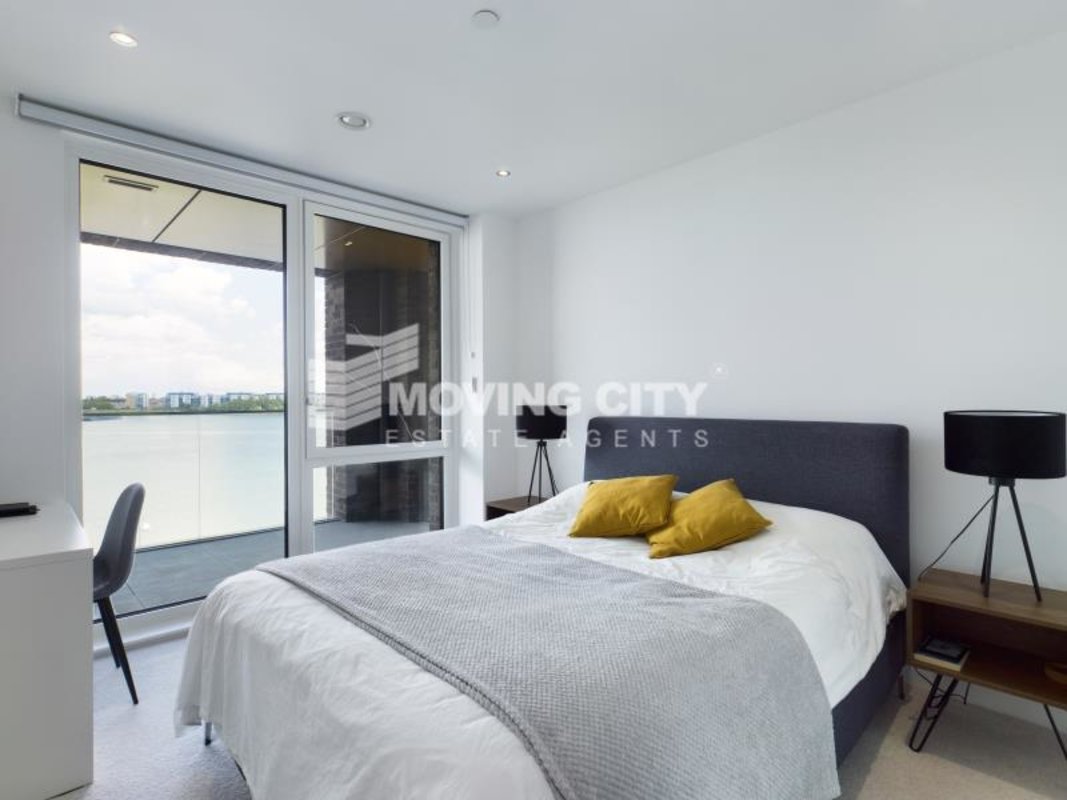 Apartment-under-offer-Royal Docks-london-3025-view5
