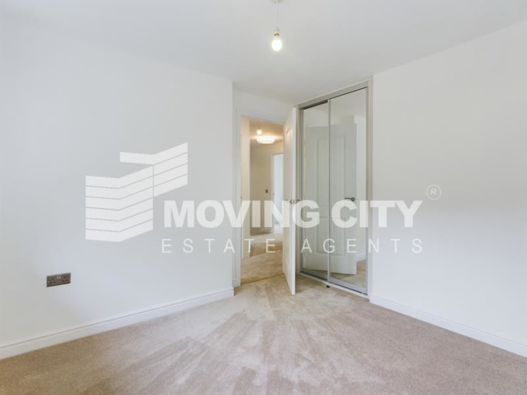 Detached-to-rent-Fleet-london-3502-view9