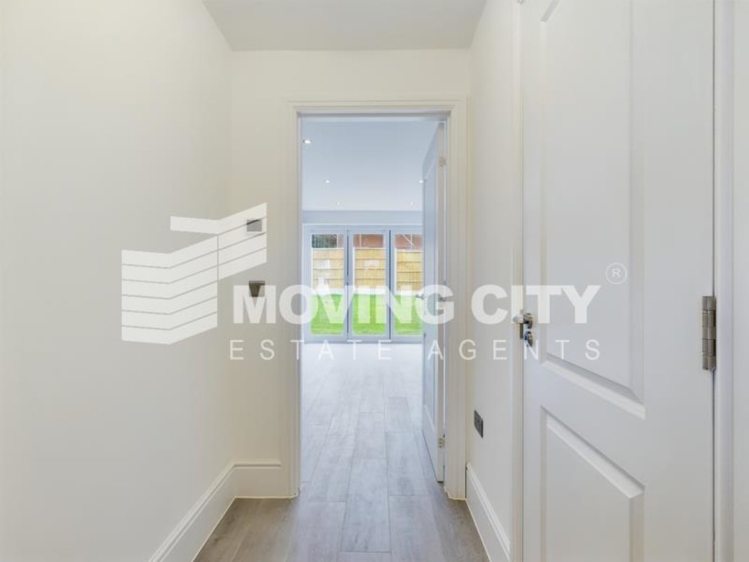 Detached-to-rent-Fleet-london-3502-view8