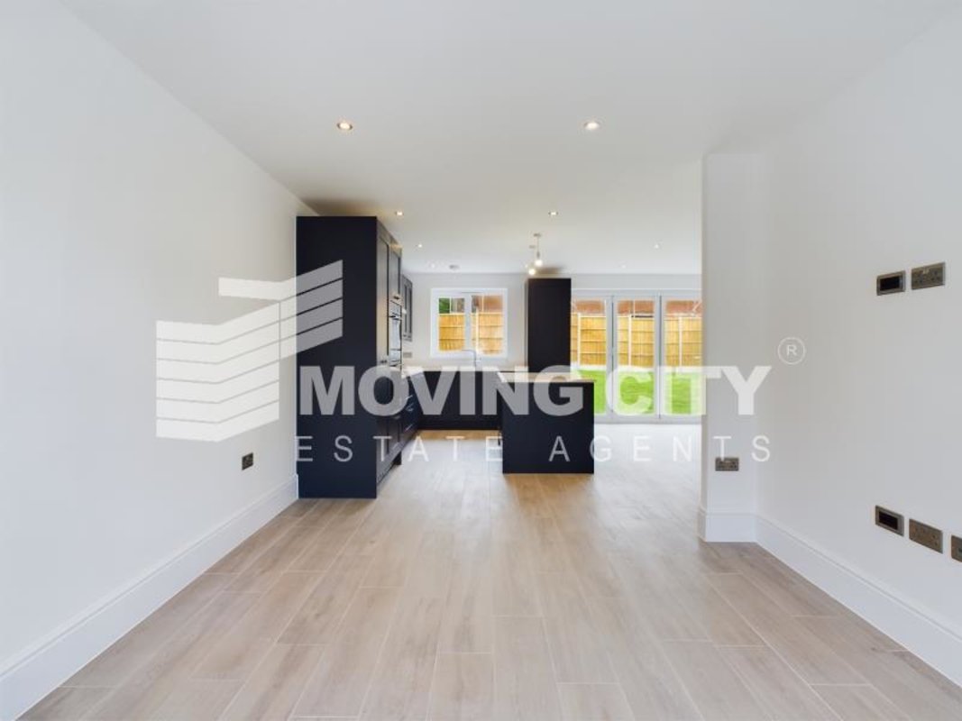 Detached-to-rent-Fleet-london-3502-view4