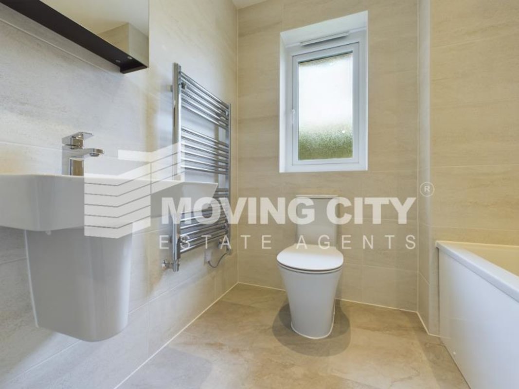 Detached-to-rent-Fleet-london-3502-view18